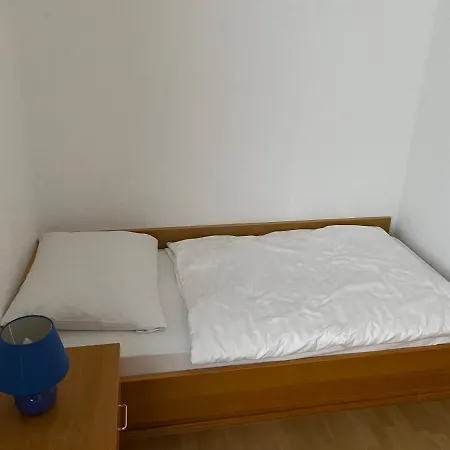 Messeappartementhaus Direkt An Der A7 Guest house 3*